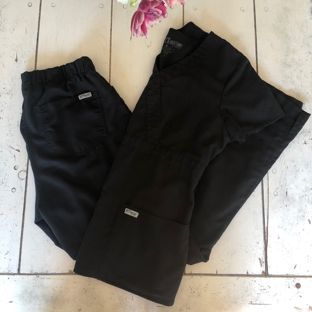 Grey’s Anatomy Scrub Set in Black Small